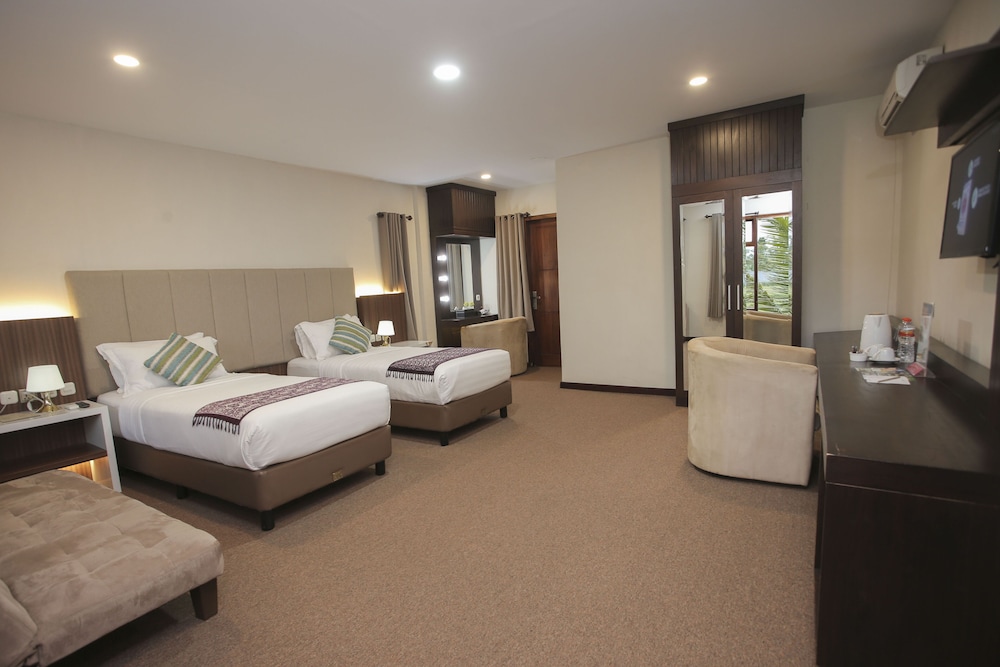 Garden, Twin Beds