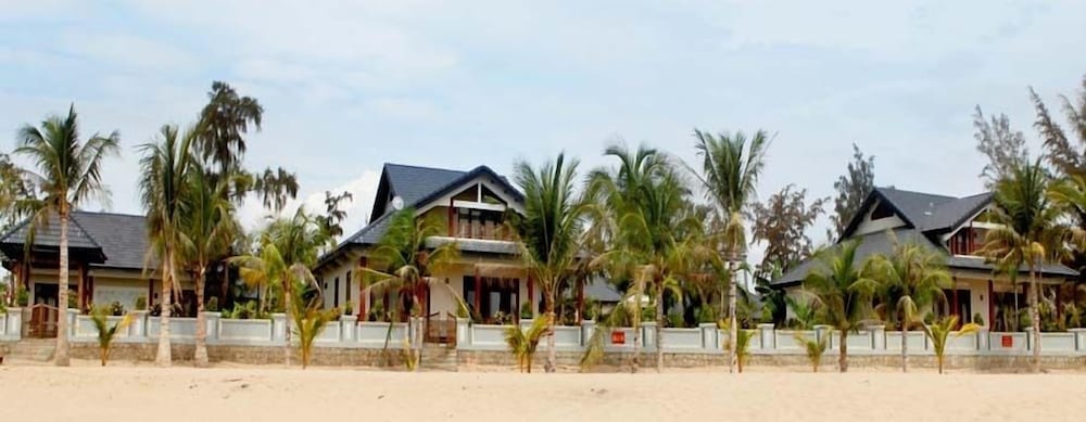 Aniise Villa Resort 34/39