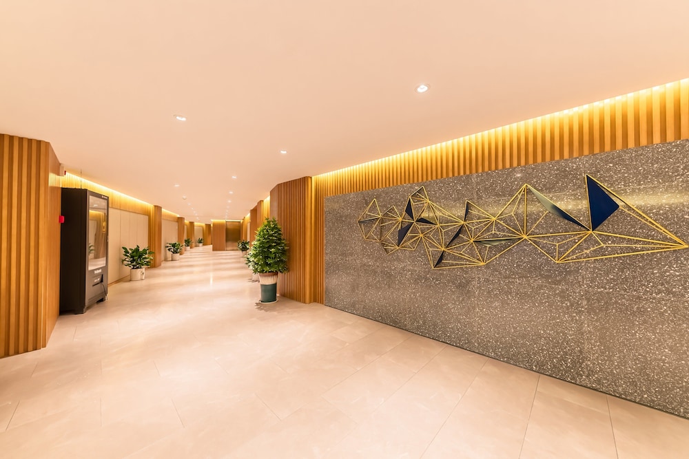 Holiday Inn Express Yichang Riverside 6/81