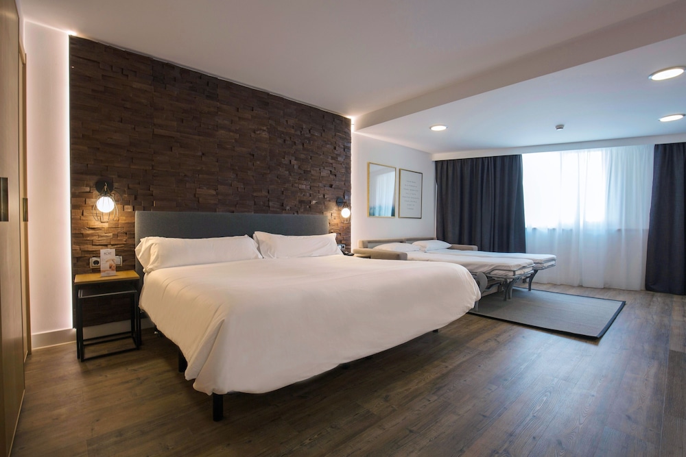 Yomo Centric Hotel 11/50