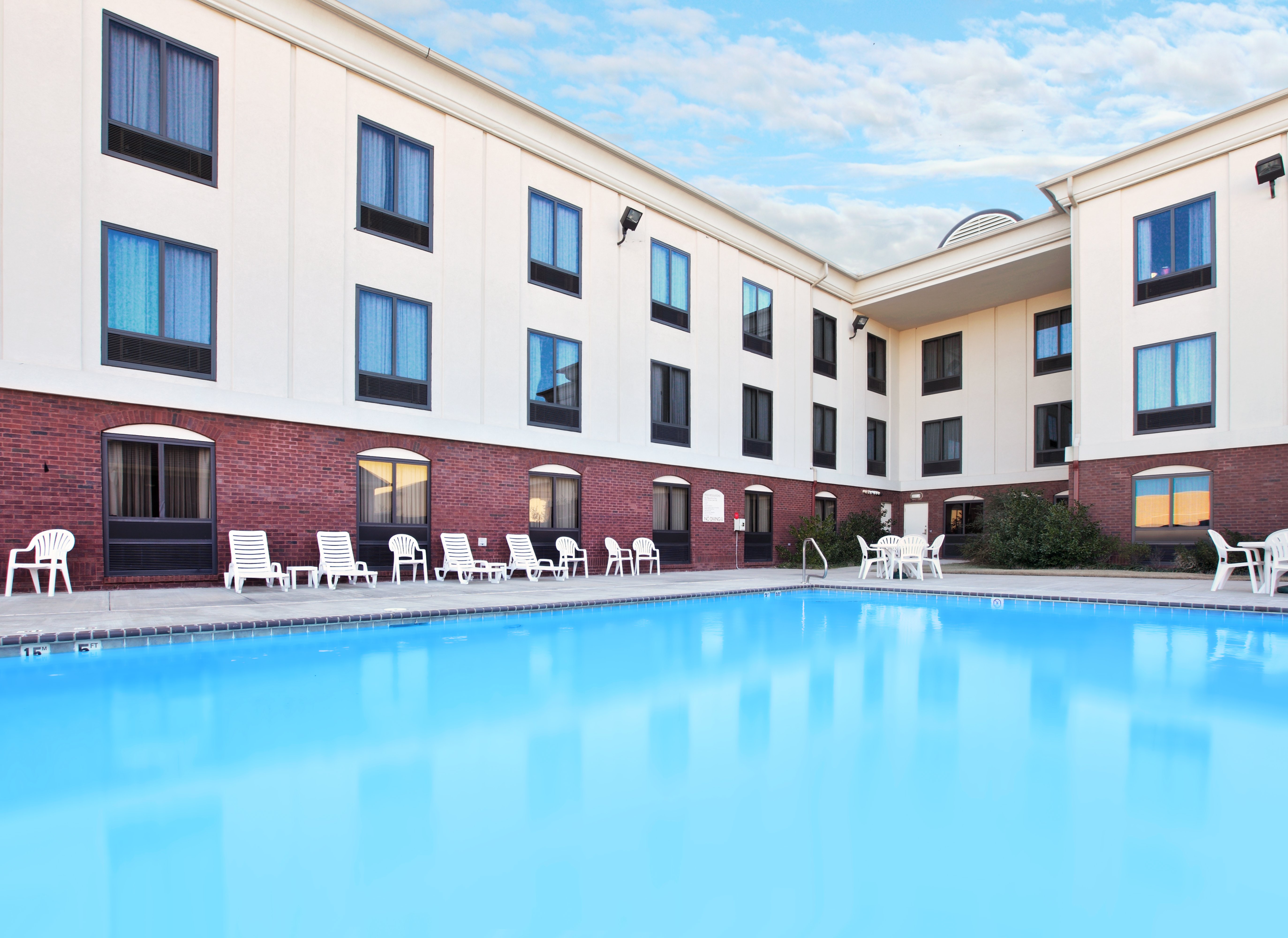 Holiday Inn Express Hotel And Suites Pine Bluff Pines Mall 7/54