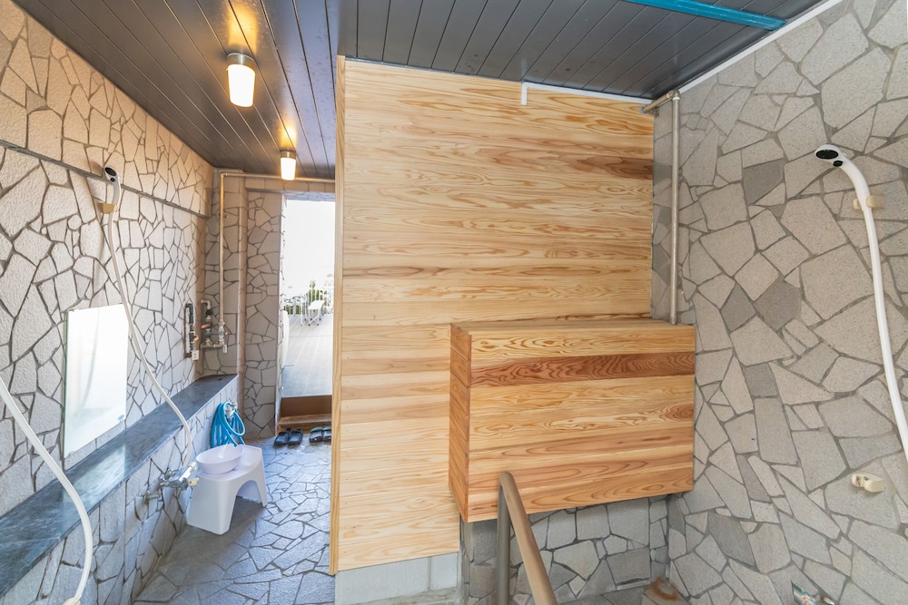 White Beach House 22/44