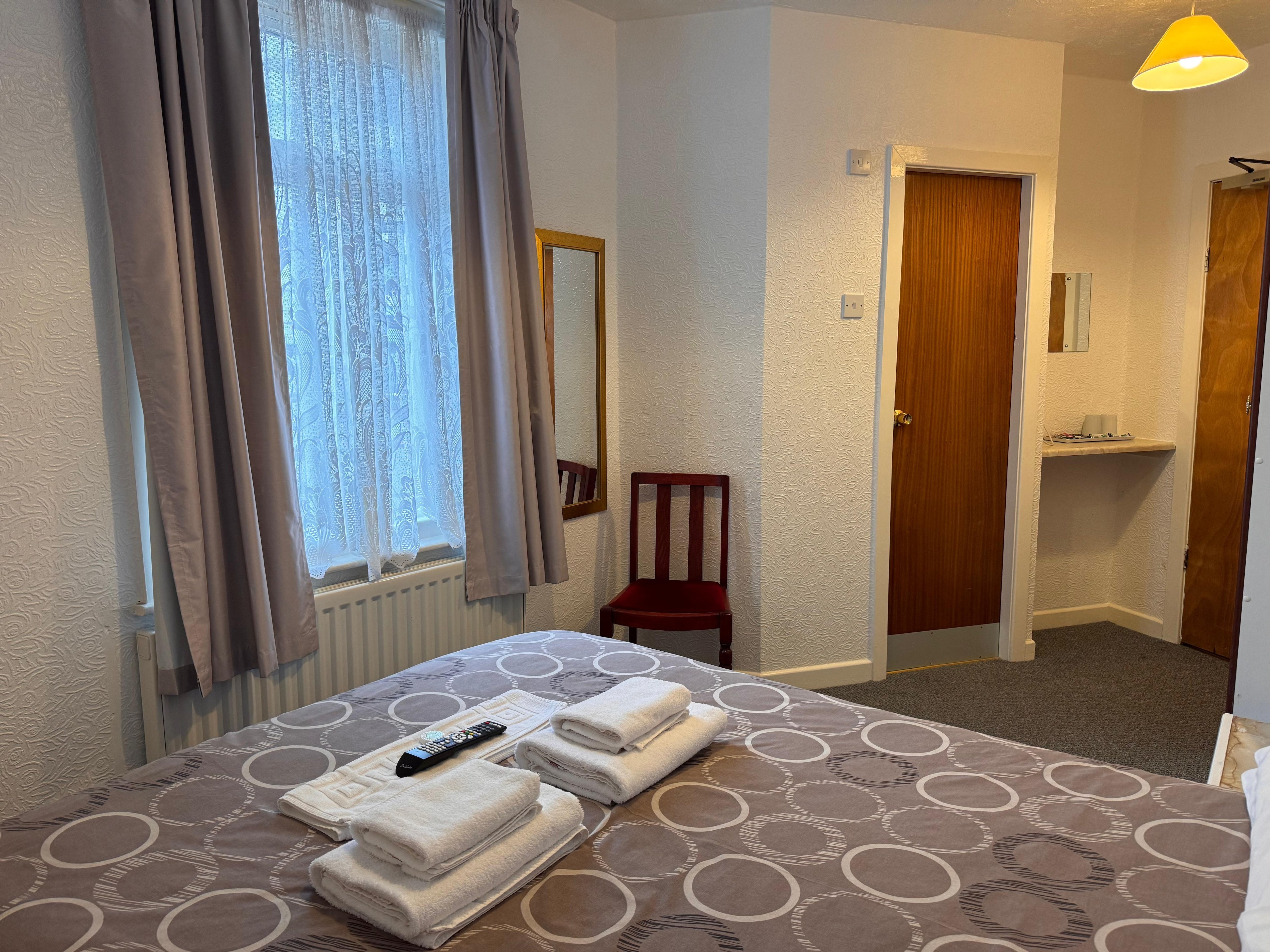 RideSide Hotel, next to Pleasure Beach Blackpool 44/65