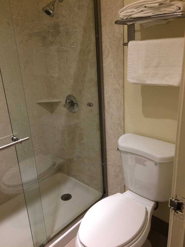 Heritage Inn Express Hayward 22/33
