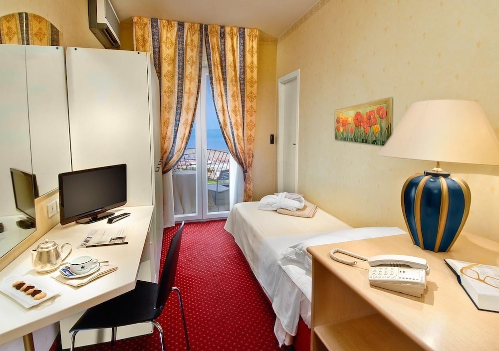 Hotel Sarti 27/32