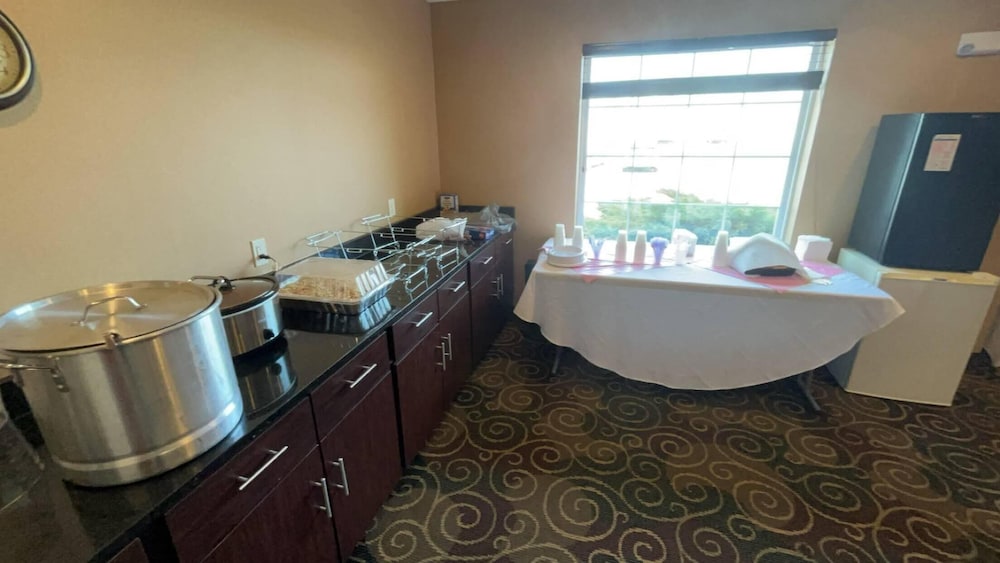 Cobblestone Inn Suites Schuyler Ne 27/62