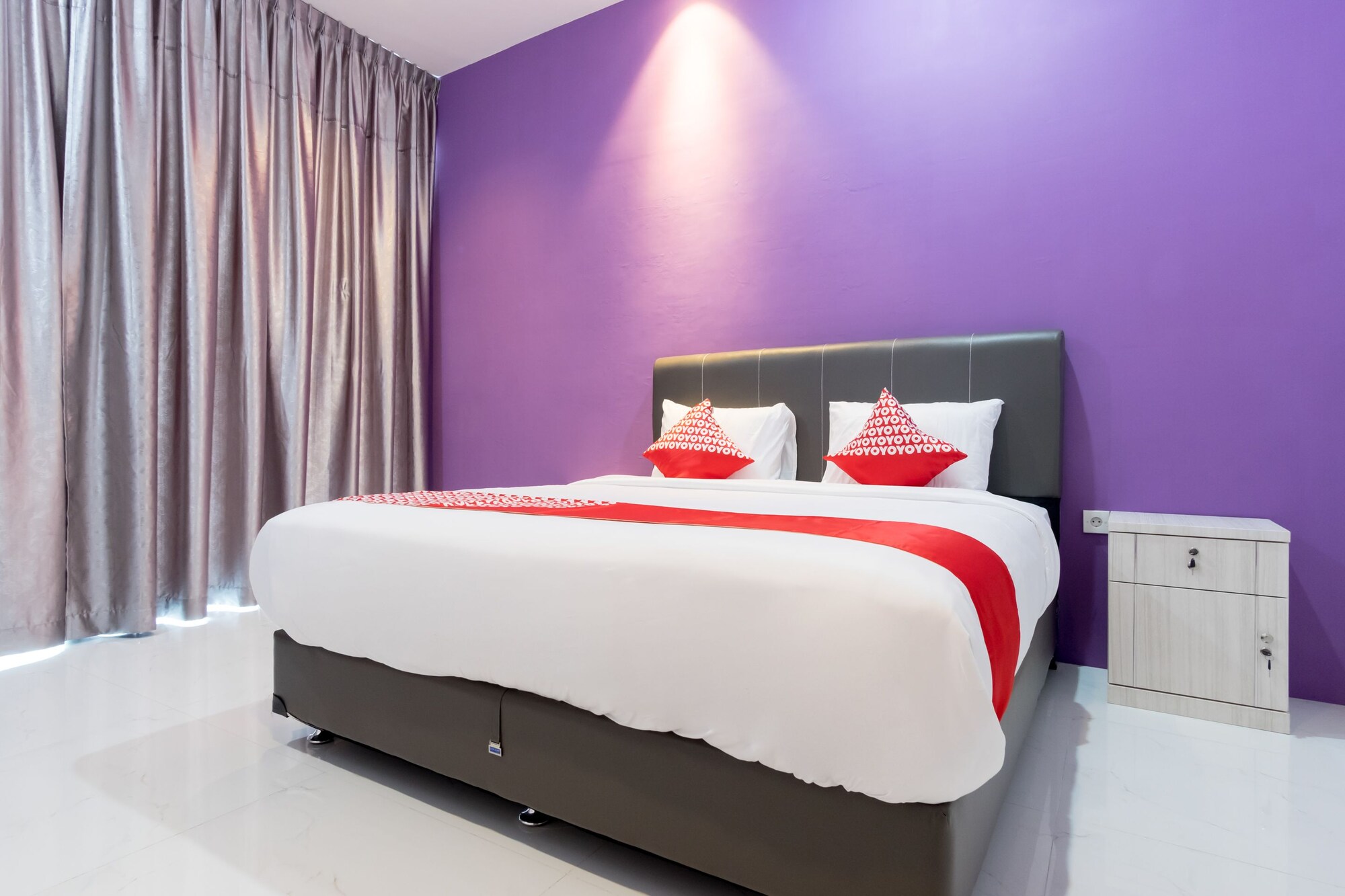 DELUXE, DOUBLE BED