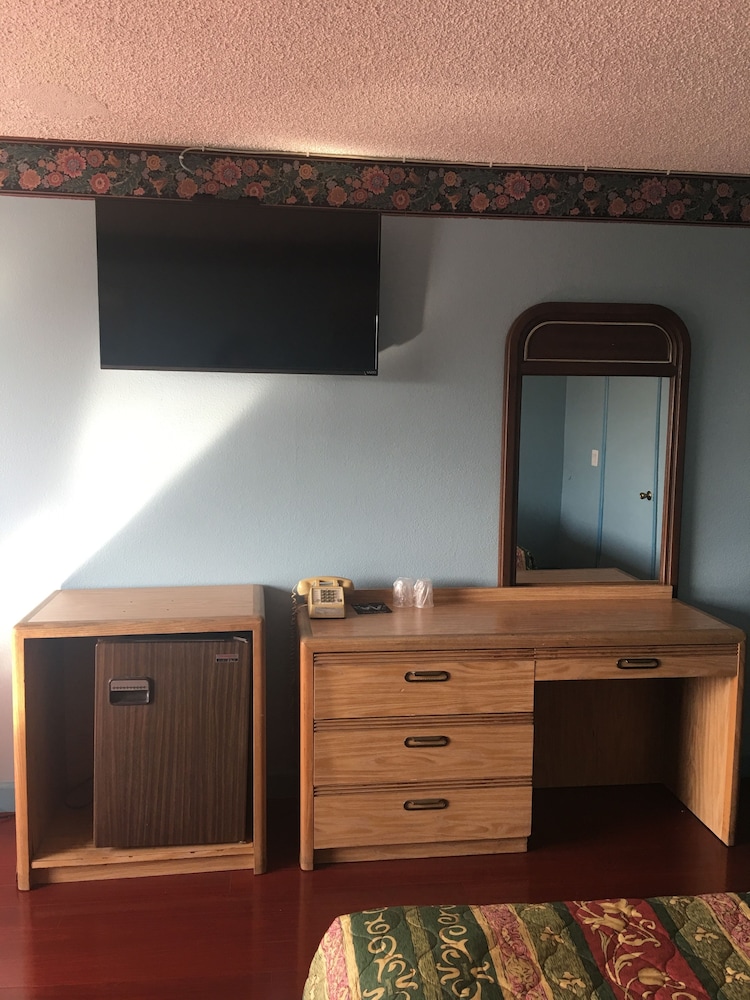 Chester Inn Motel 1/36