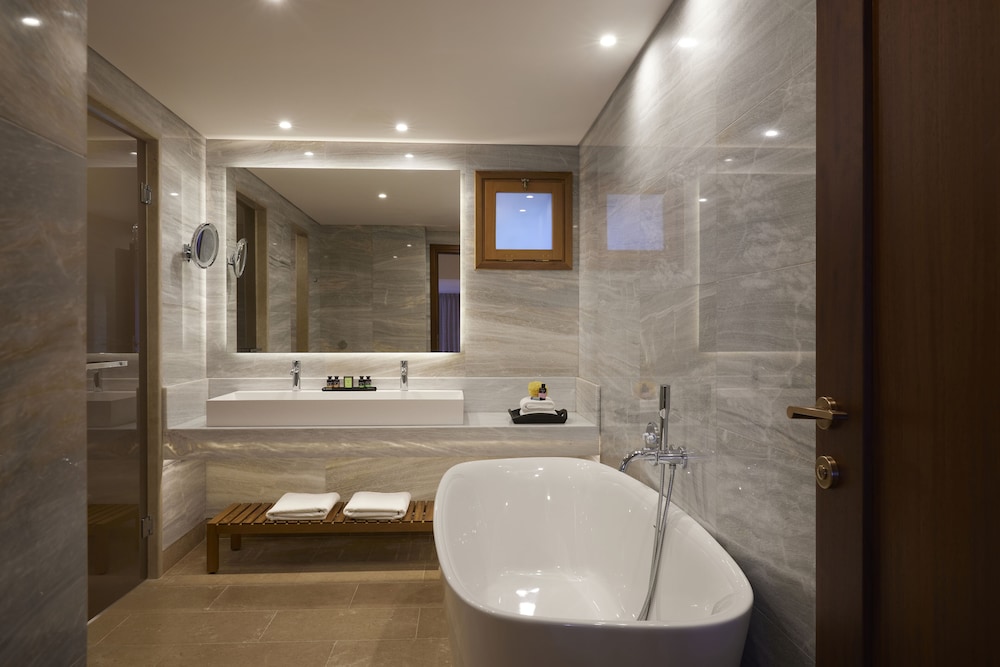 3 Bedrooms, Grand, Peninsula, Villa, 3 Queen Beds, Sofa, Private Pool