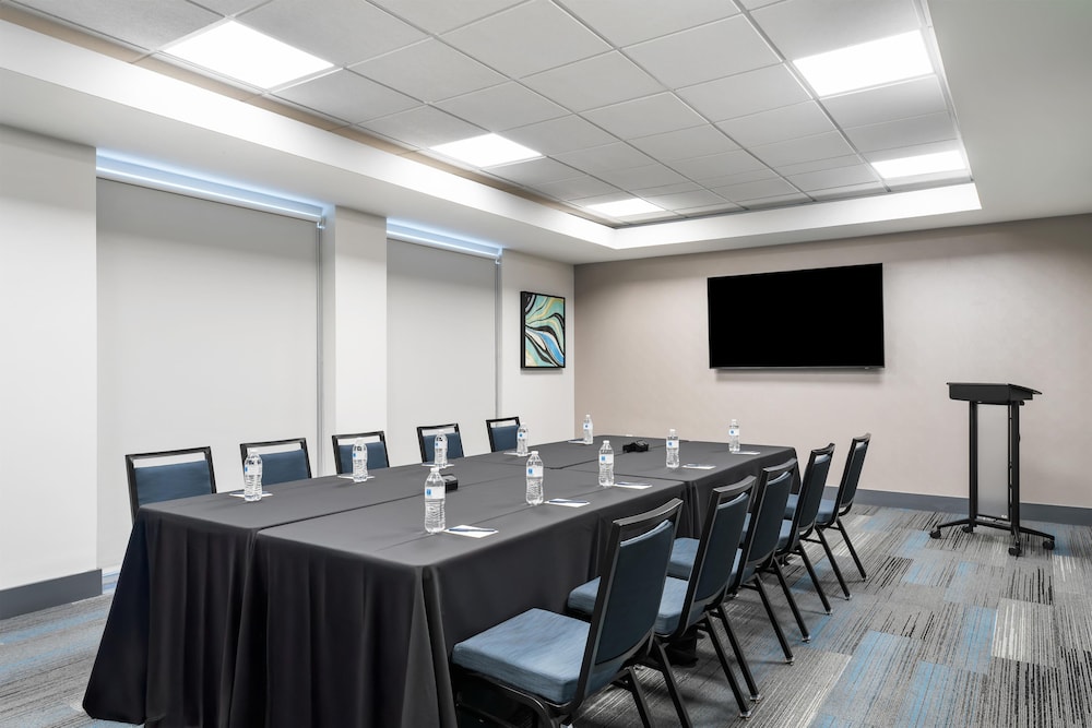 Hyatt House Orlando International Drive 50/60