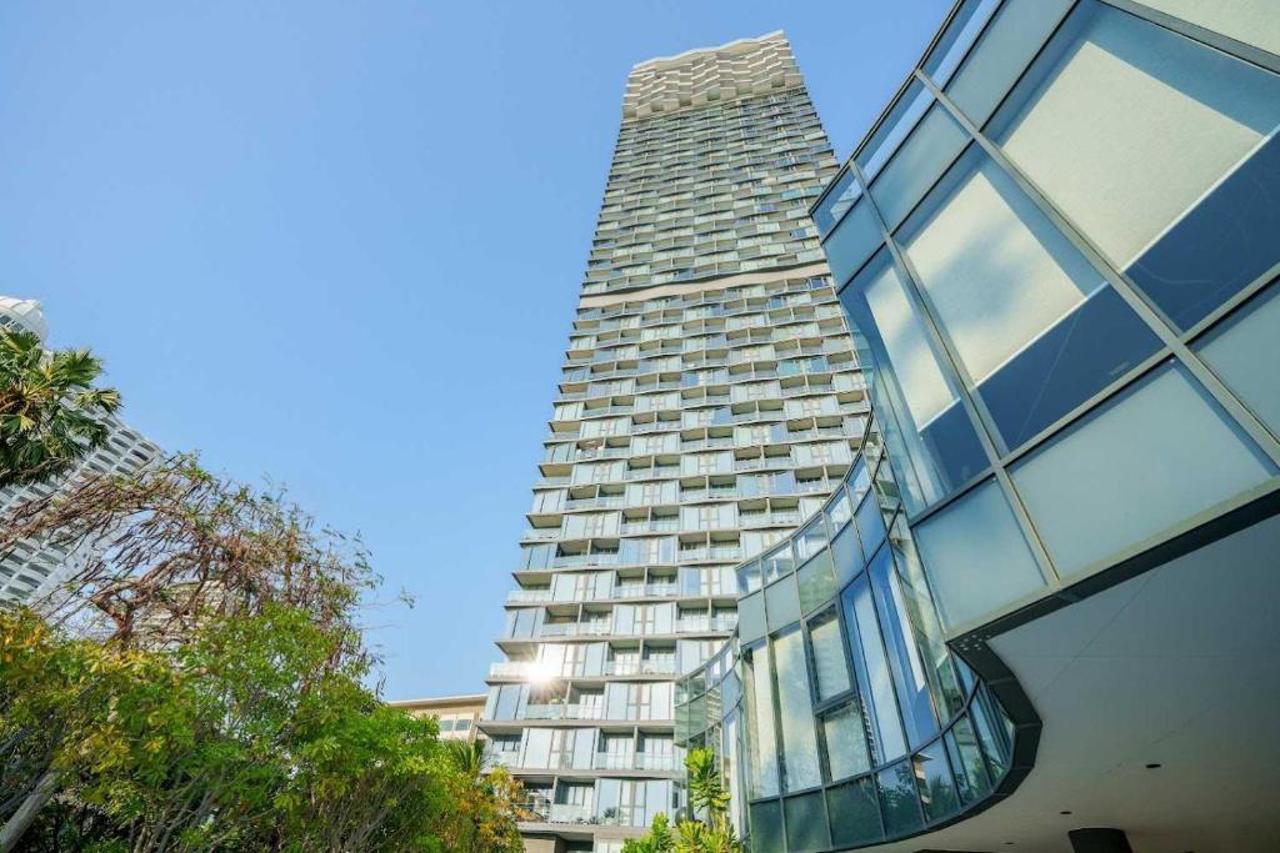 Luxury 2BR Sea View Apartment with Private Lift and Free Parking 7/34