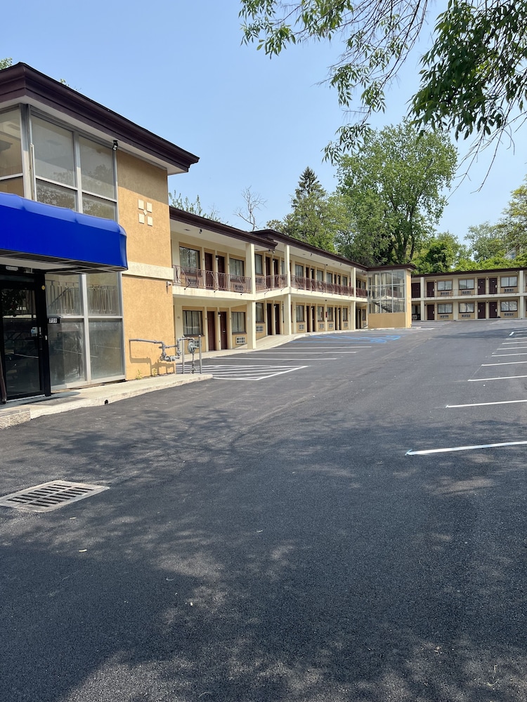 Executive Inn Schenectady 23/25