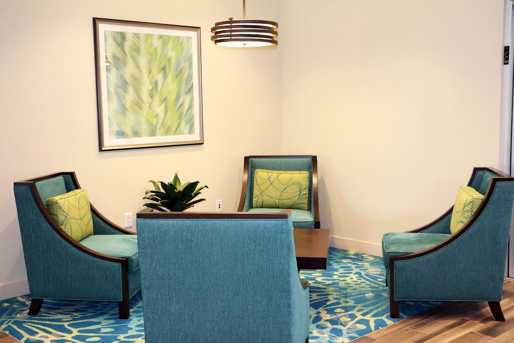 HOLIDAY INN EXPRESS & SUITES HENDERSONVILLE SE - FLAT ROCK 36/52