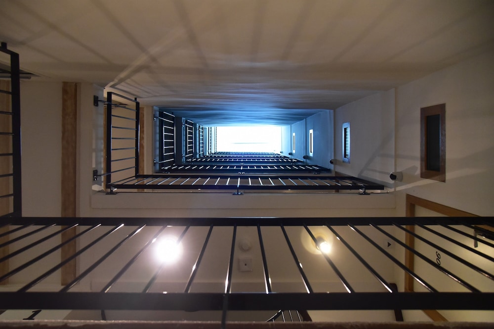 Hotel Rousseau Geneva 30/50