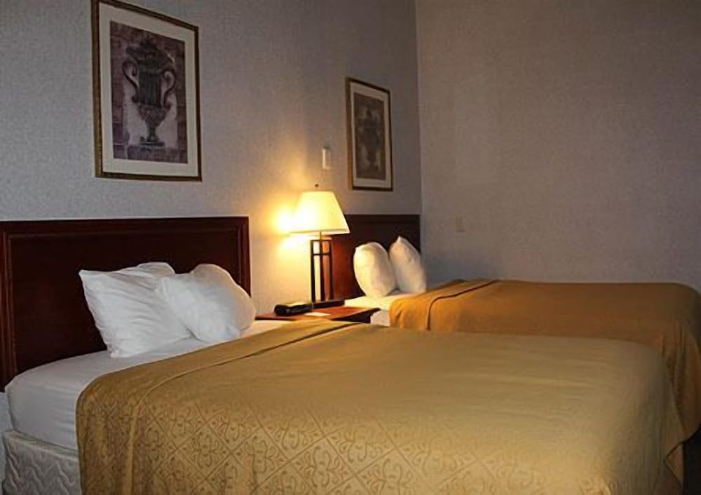 Raritan Hotel 17/34