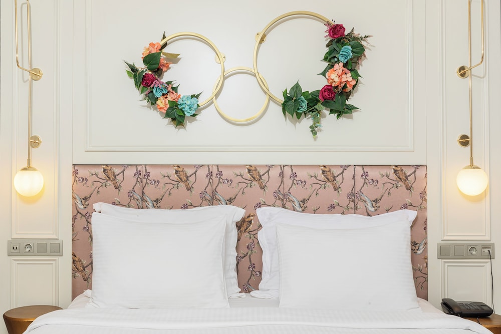 Ayramin Deluxe Hotel 14/78