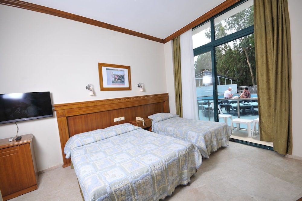 Class Beach Otel 15/50