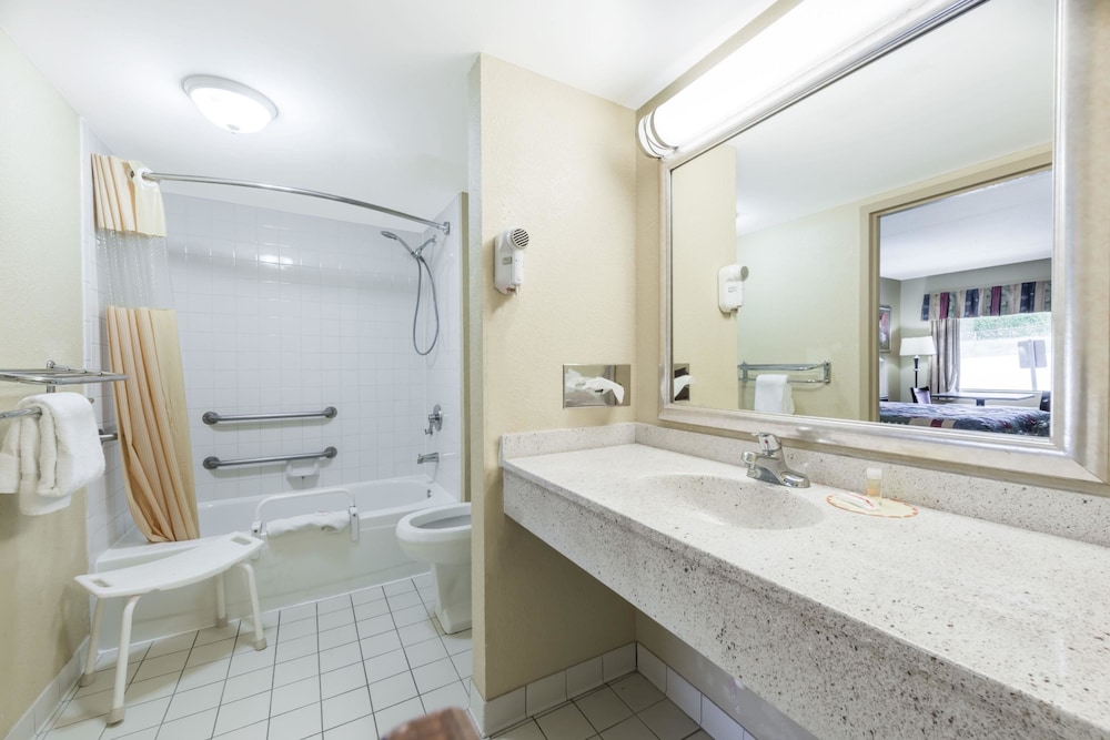 Days Inn by Wyndham Lexington Southeast 9/19