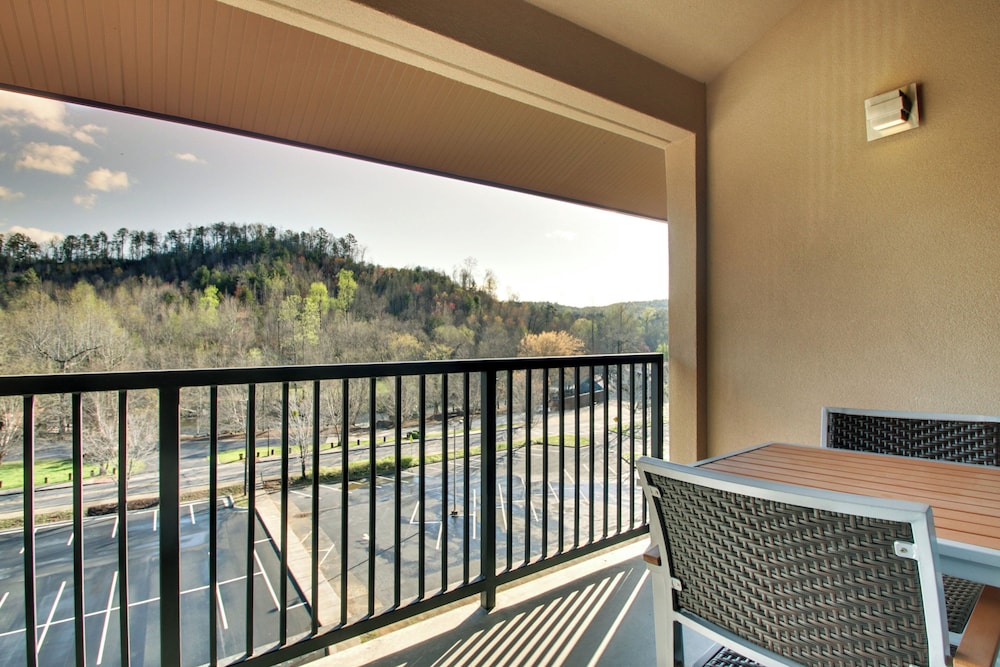 Holiday Inn Express Helen 6/34