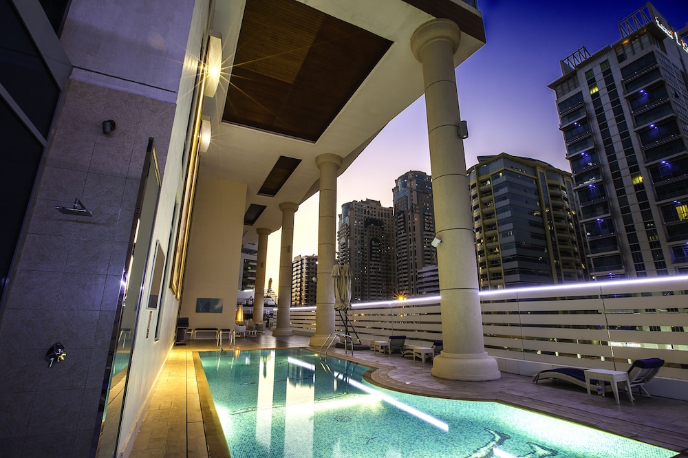swimming pool spa