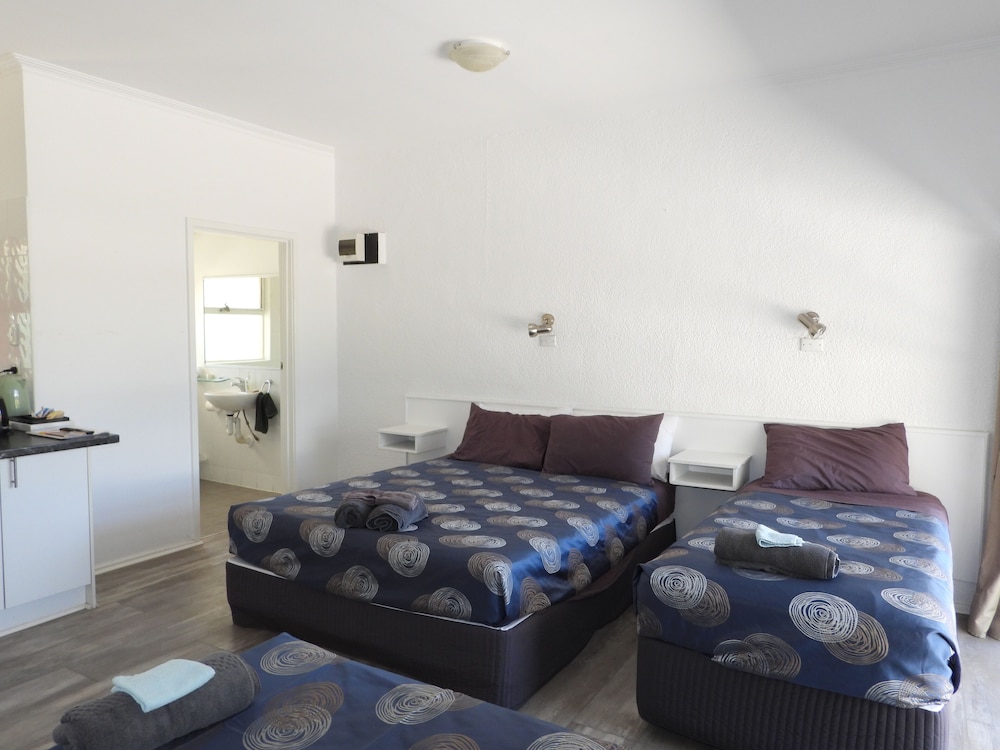 ALICE MOTOR INN 14/56