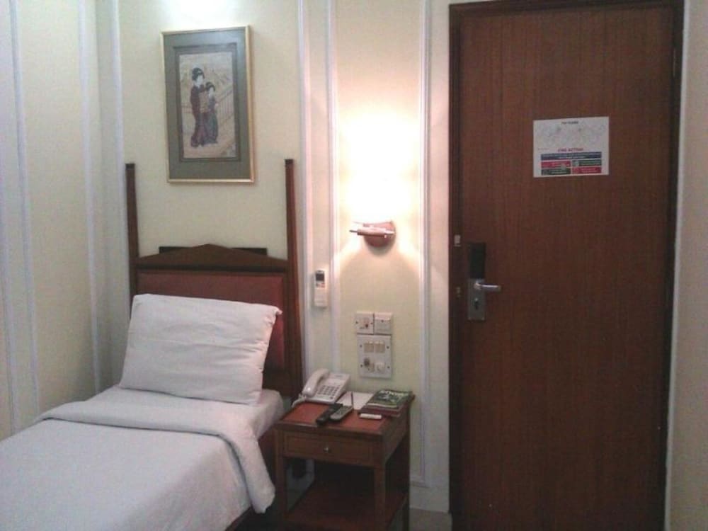 Hiltop Hotel 29/56