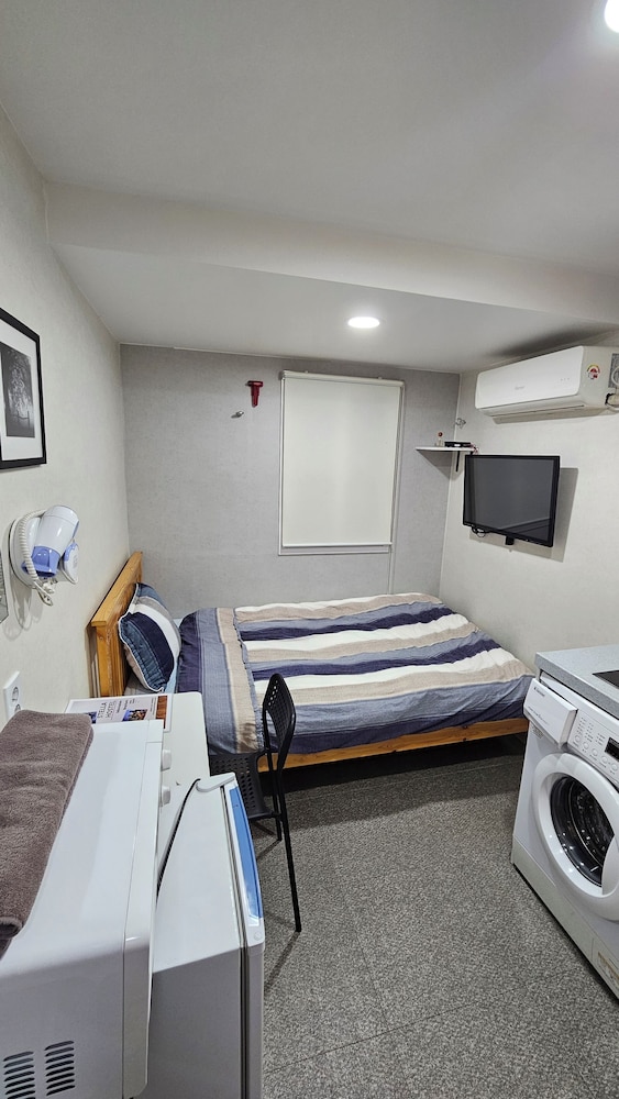 Stella Hostel 24/59