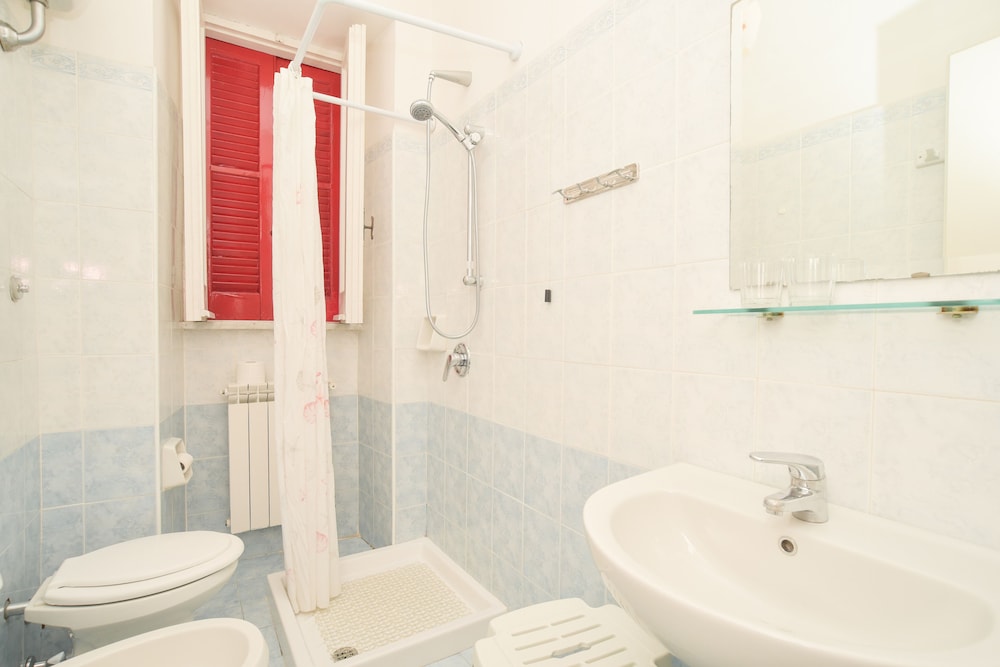 HOTEL VILLA TINA 54/56