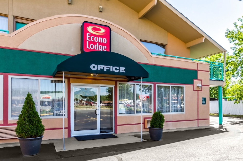 FairBridge Inn Express Pittsfield MA 1/51