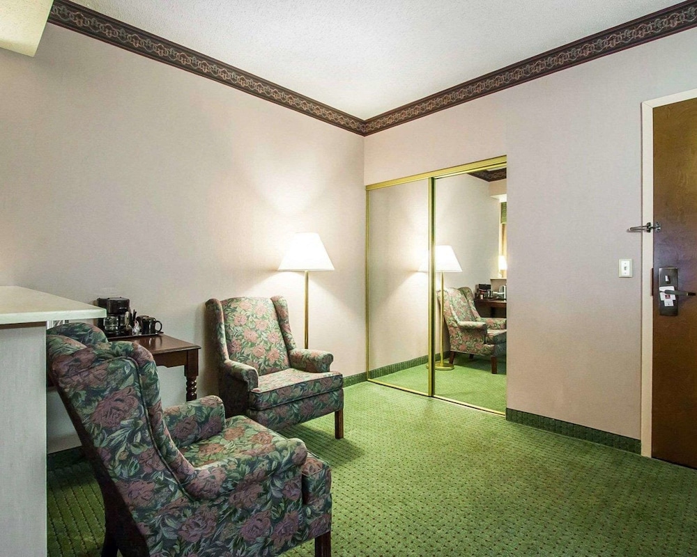 Clarion Inn Branson 47/72