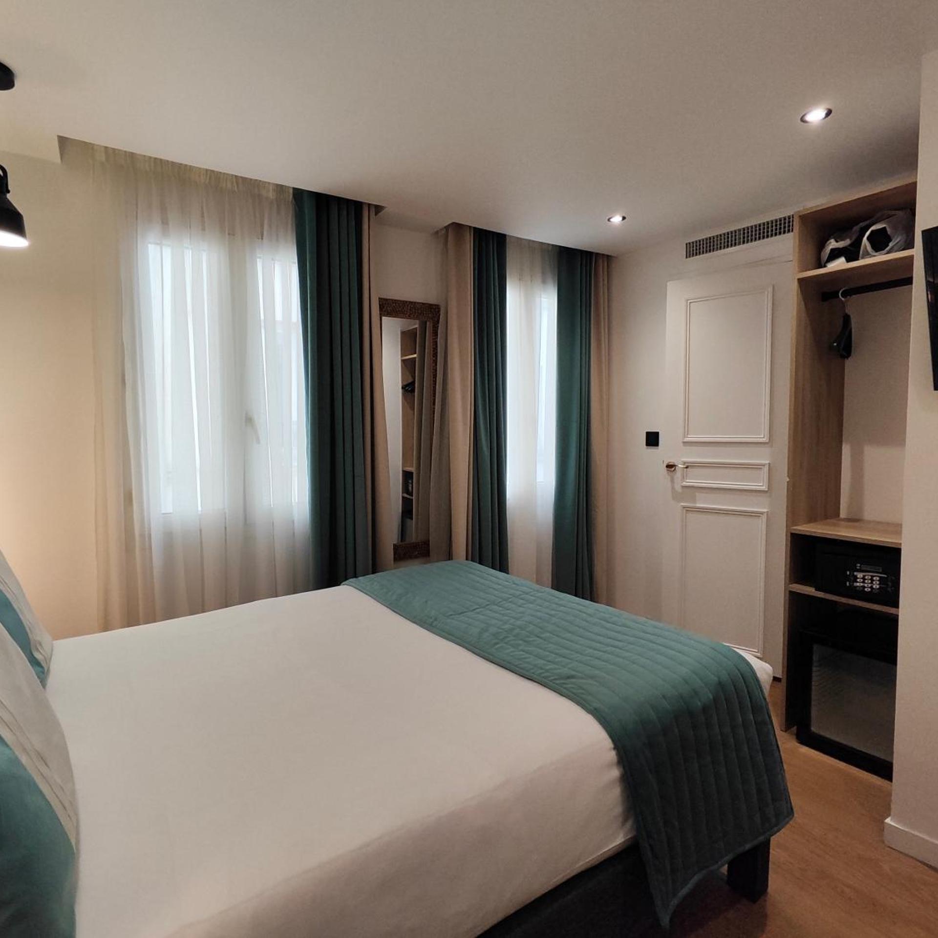 غرفة مفردة، Atelier Montparnasse Hotel 4/10