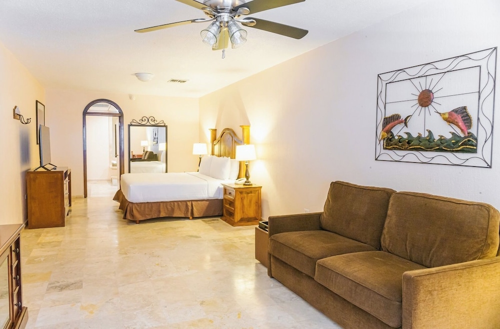 Sea Of Cortez Beach Club 17/72