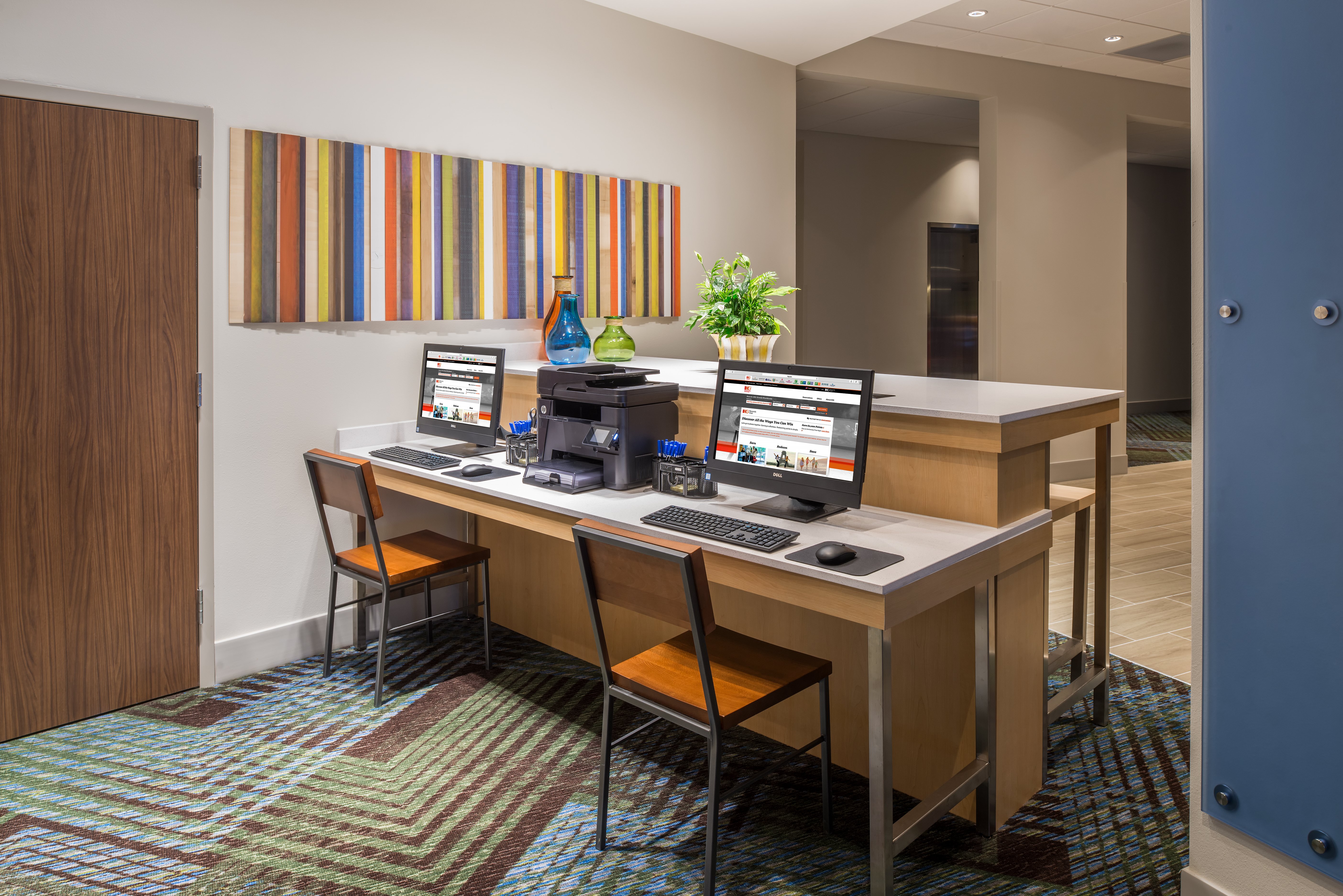 HOLIDAY INN EXPRESS TROY 43/48