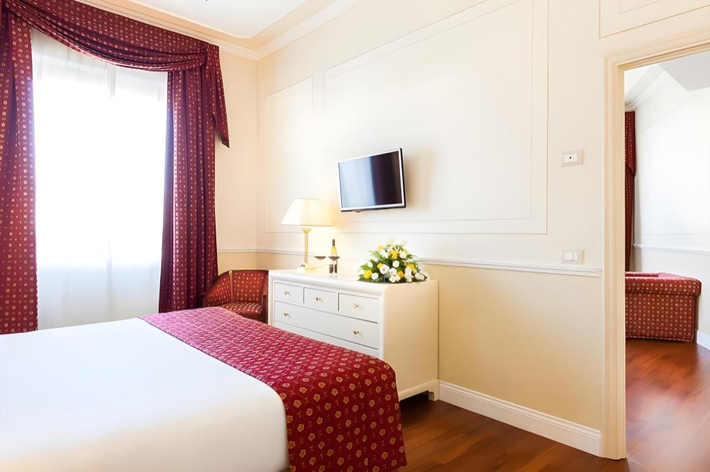 Suite, King Bed