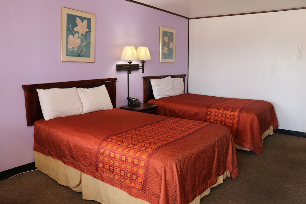 Knights Inn Mineral Wells 11/45