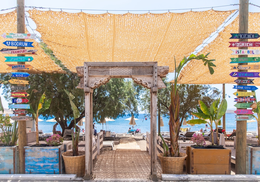 Kefi Beach And Suites 10/50