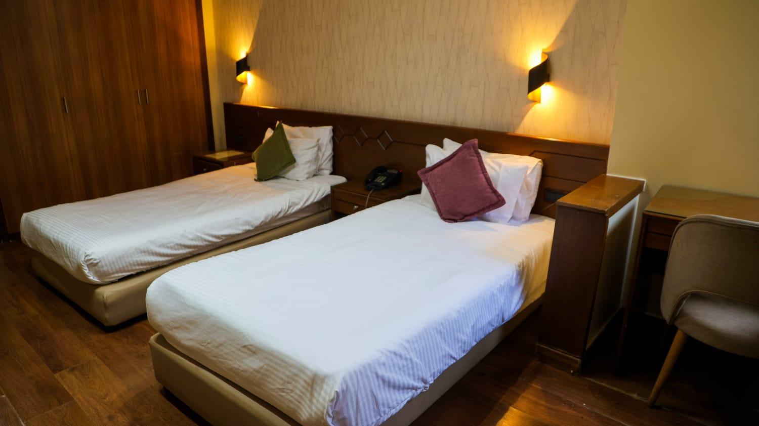 Standard Twin Room: