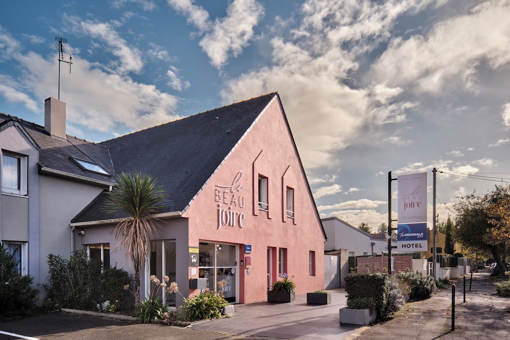 LOGIS BEAUJOIRE HOTEL 1/37