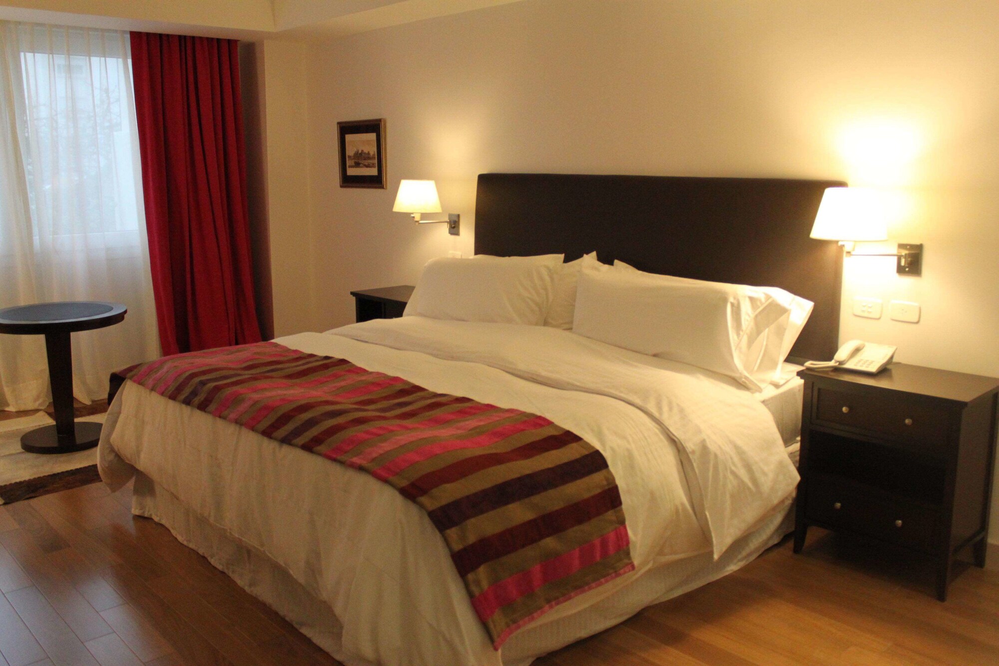 SUPERIOR, KING BED