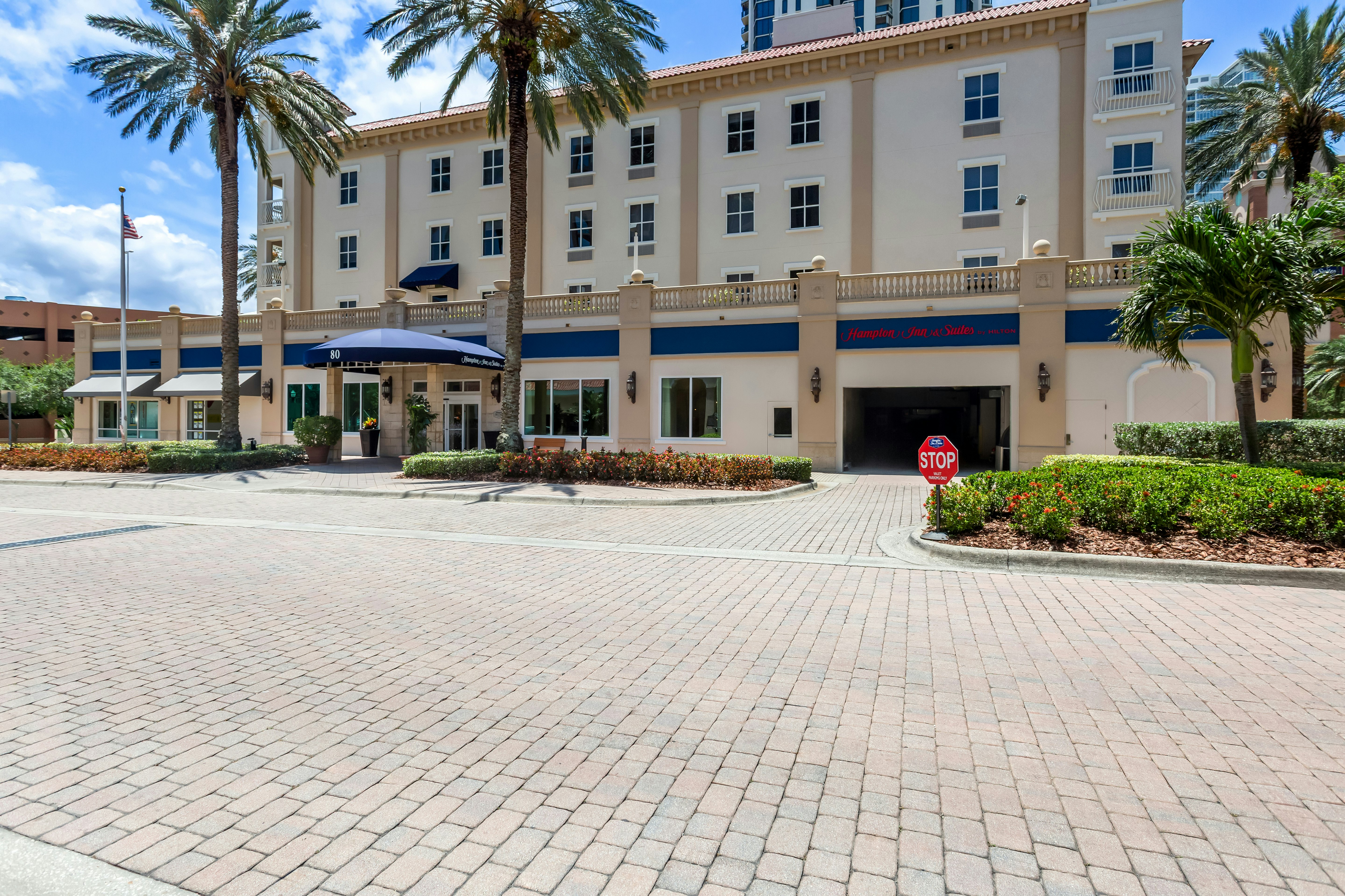 Hampton Inn Suites St Petersburg Downtown 48/51