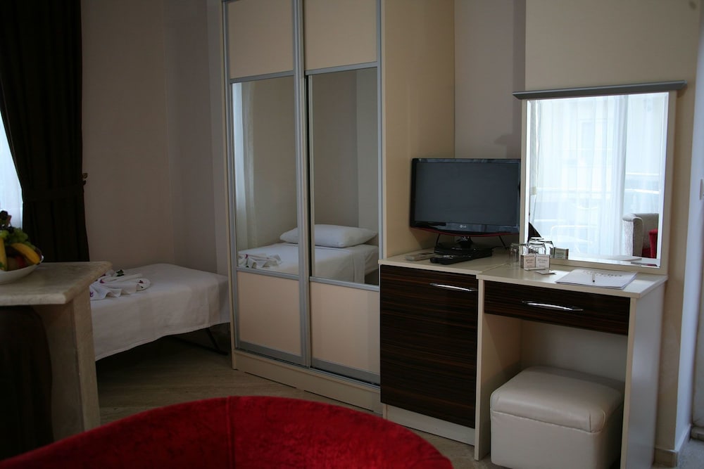 Saint Star Kemer - Adult Only 40/50