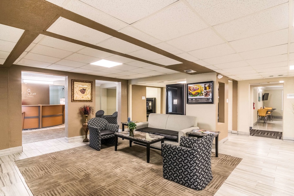 Quality Inn Pensacola, FL 27/36