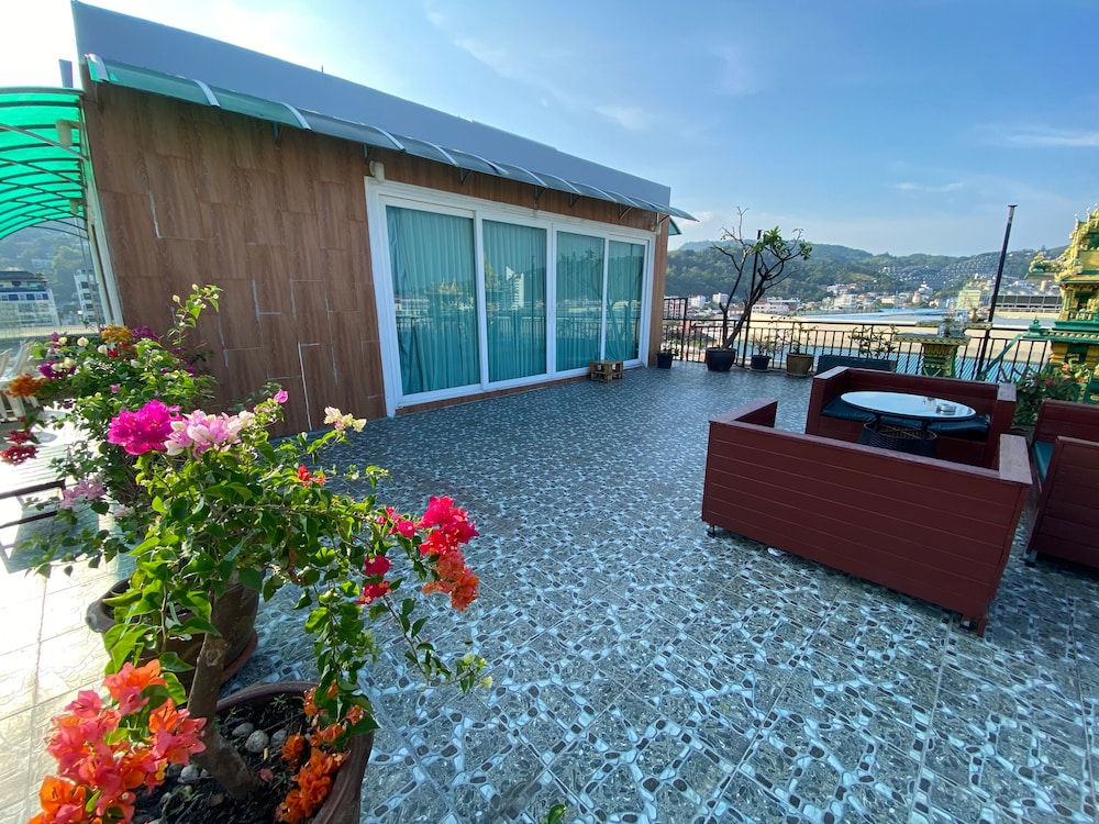 77 Patong Hotel & Spa 9/50