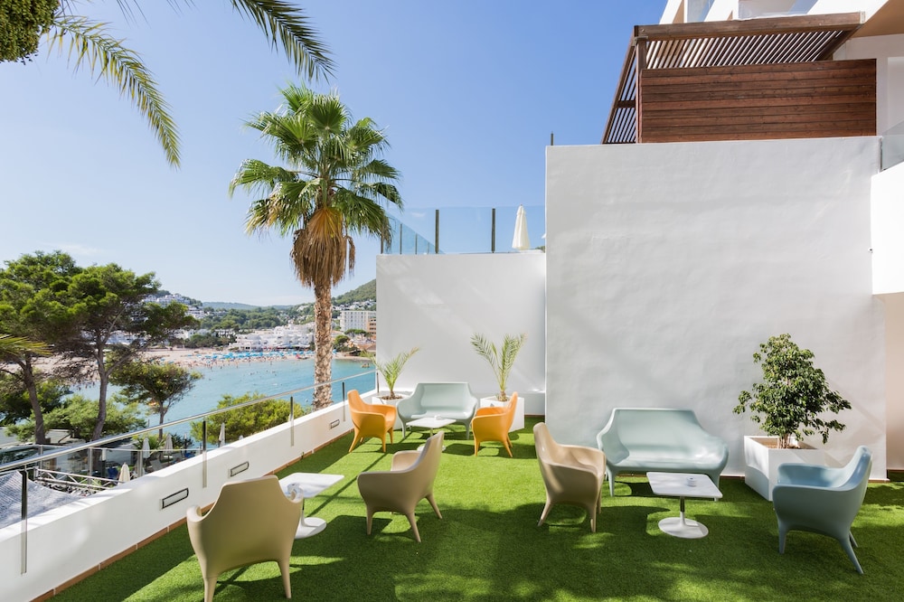Palladium Hotel Cala Llonga - Adults Only 70/79