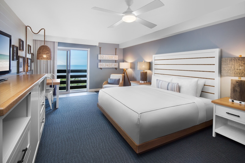 PREMIUM, KING BED, OCEAN VIEW, ACCESSIBLE