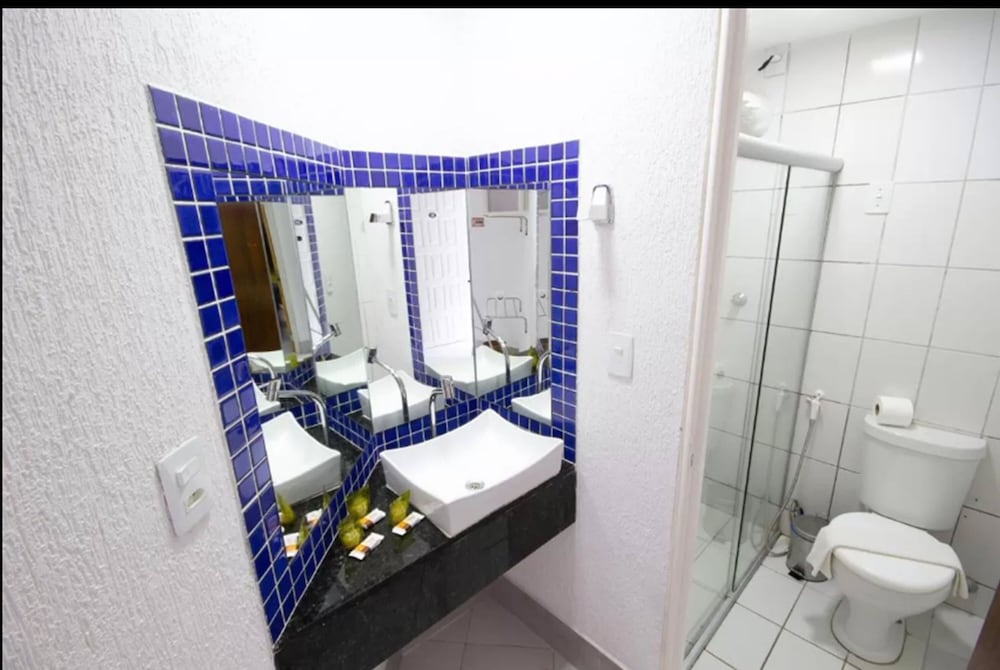 Croa Mares Hotel 24/60