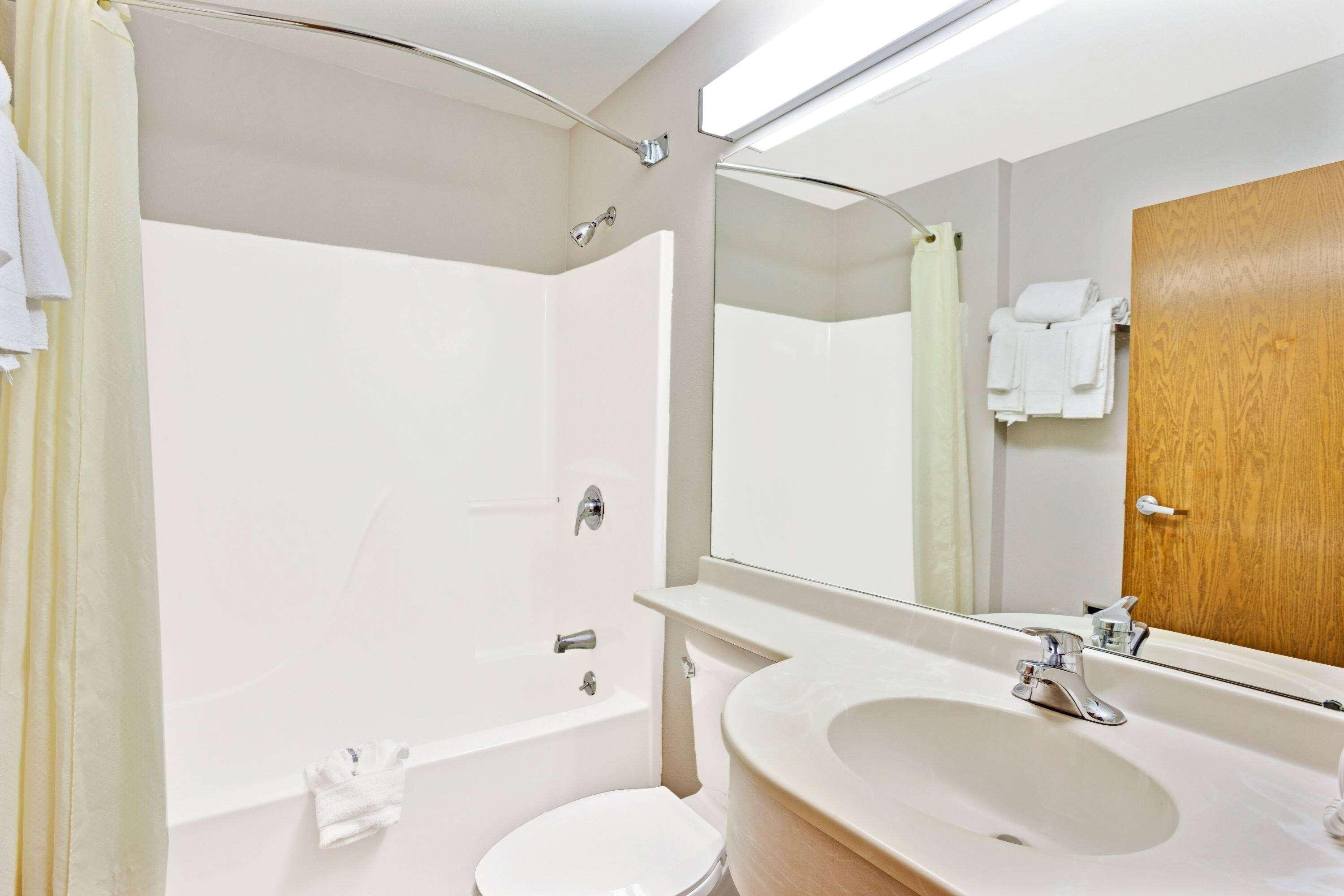 Microtel Inn Suites Detroit Roseville 29/31