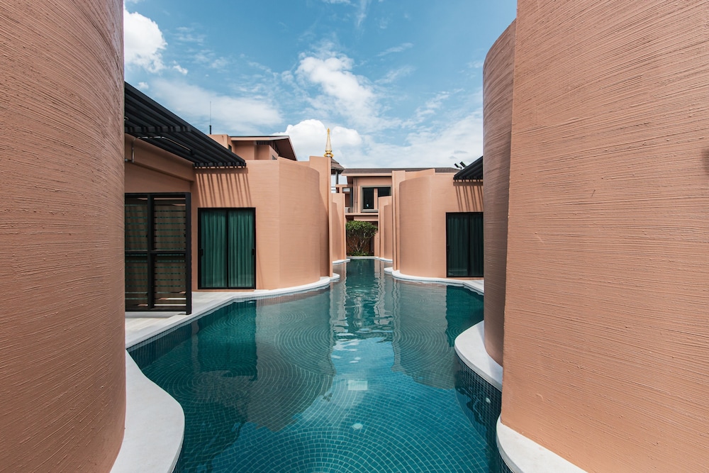 Rachabhura Hotel 35/50