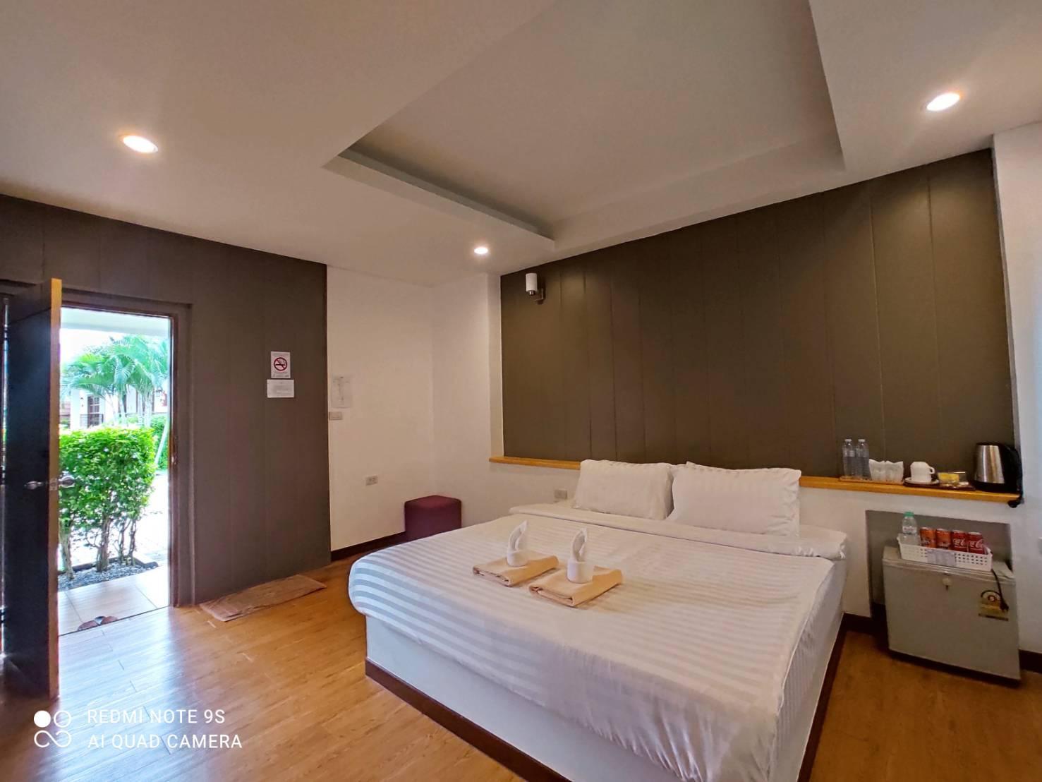 Room, King Bed, Terrace View