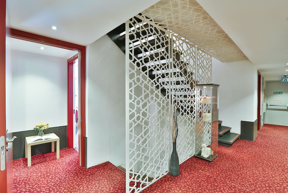 Senatus Hotel 33/50